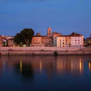 A Pied Du Centre Avec Place De Parking Arles